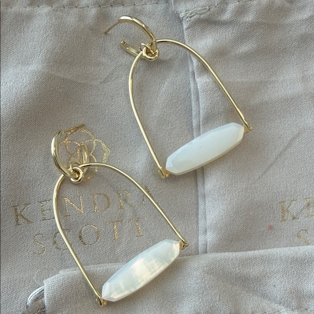 Kendra Scott Eileen gold mother of pearl drop earrings